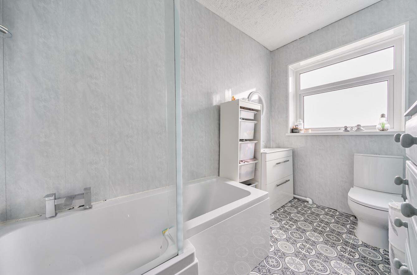 Llandafen Road, Llanelli, SA14 9BD